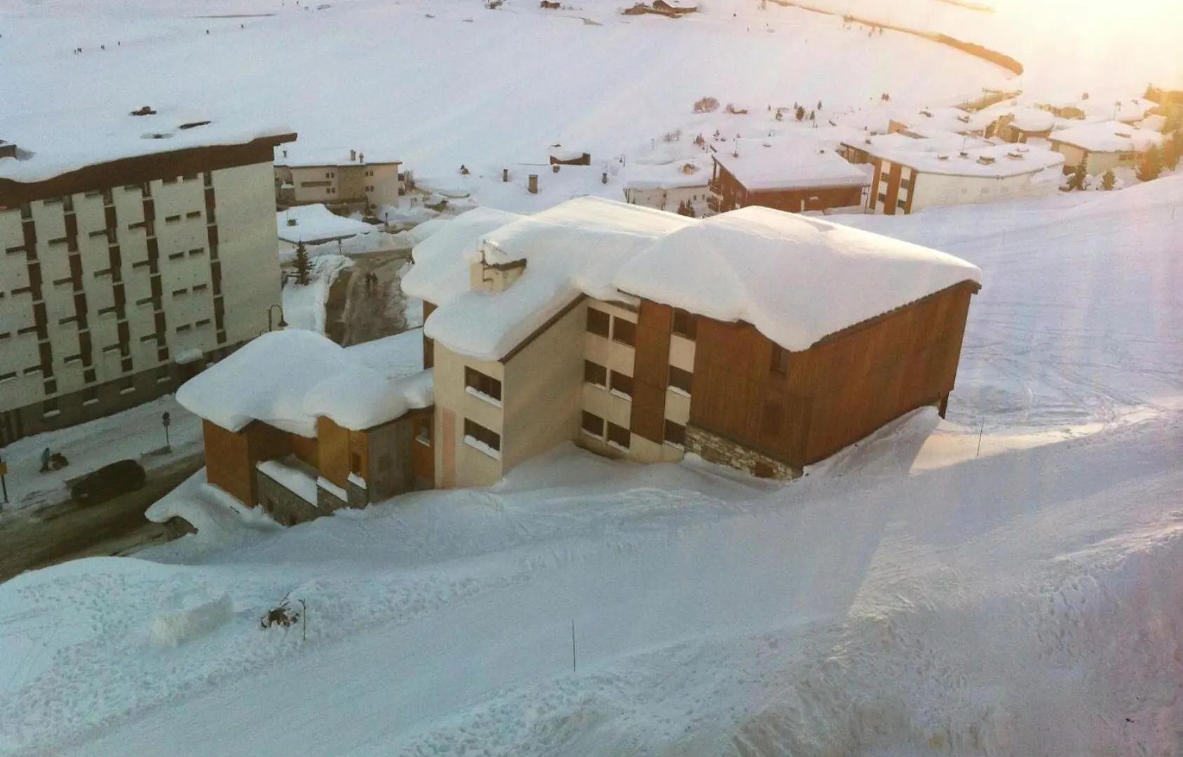 Apartamento Residence Divaria - Studio Cabine 4 Personnes A Tignes Au Pied Des Pistes Et Proche Des Commerces Dans Le Quartier Du Lac. Situe En Rez De Jardin D' Mae-2114